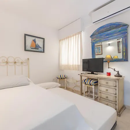 Center Beachfront Sea Views Pool & Parking 马尔韦利亚