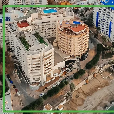 Center Beachfront Sea Views Pool & Parking